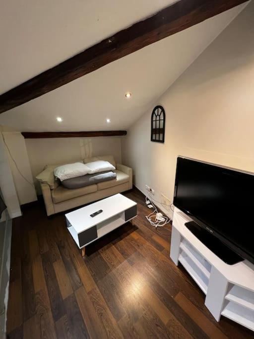 Pepite Rare 8 Personnes Au Coeur Battant Du Vieux Lyon Apartment Luaran gambar
