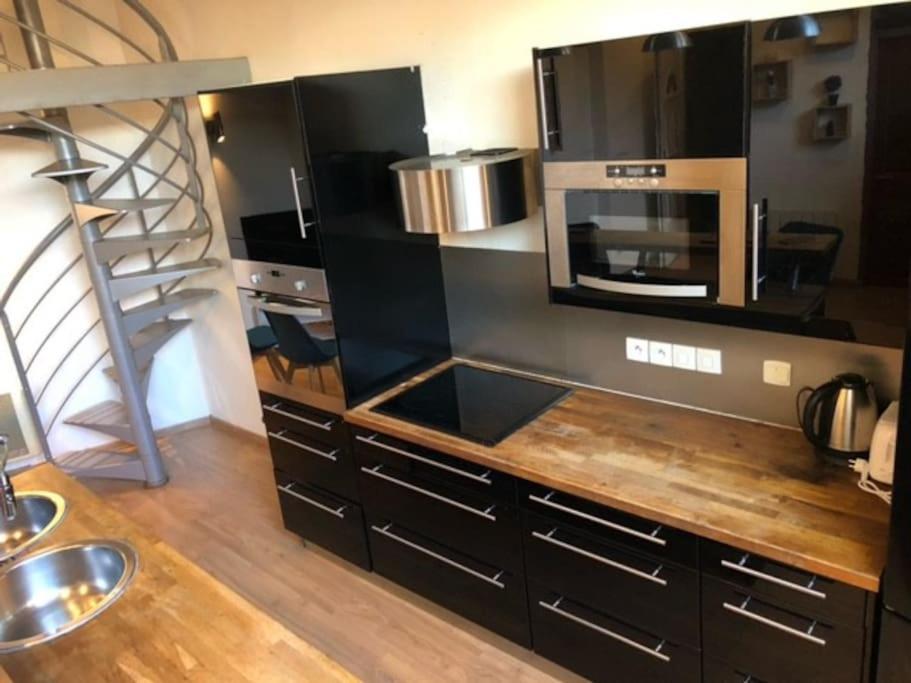 Pepite Rare 8 Personnes Au Coeur Battant Du Vieux Lyon Apartment Luaran gambar