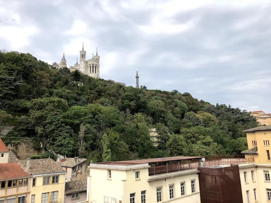 Pepite Rare 8 Personnes Au Coeur Battant Du Vieux Lyon Apartment Luaran gambar